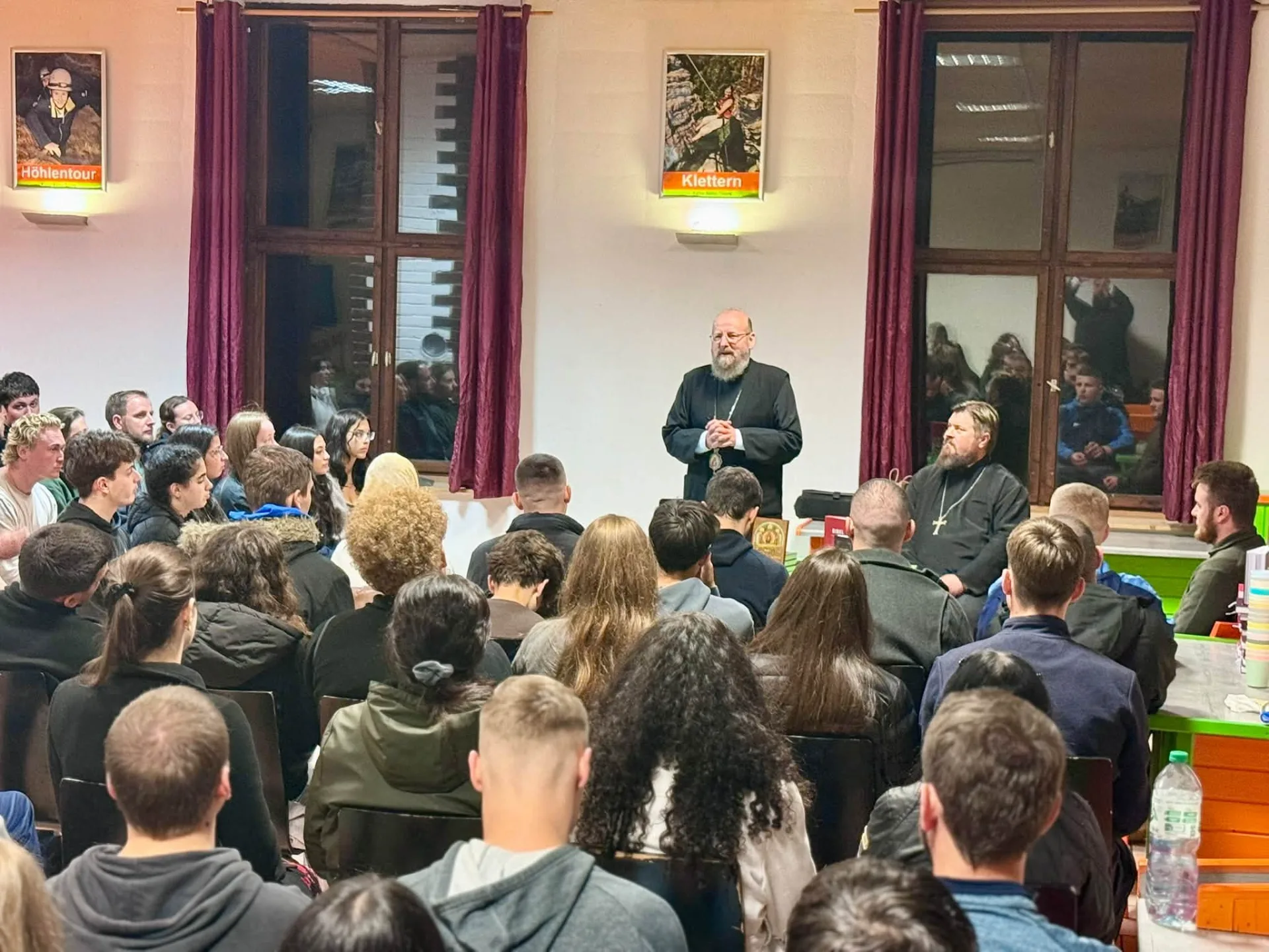 Adolescenți